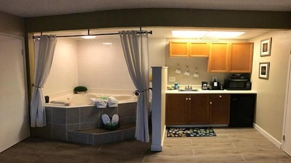 Fridge, microwave, coffee/tea maker