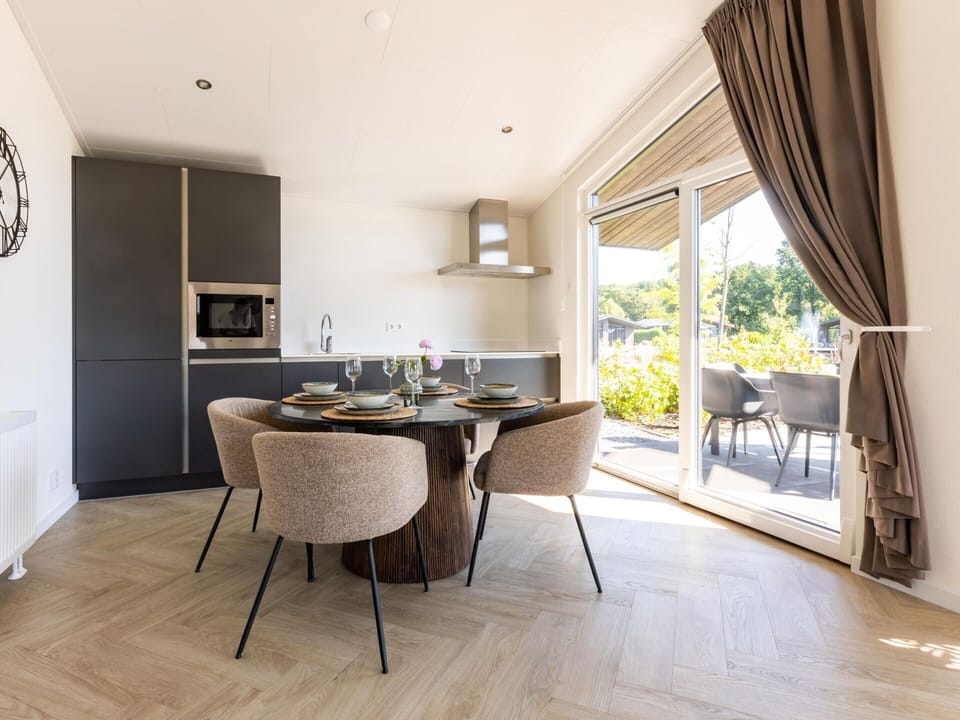 Chalet | Dining