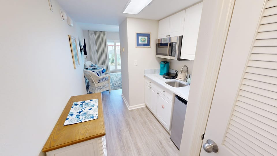 Condo, 3 Bedrooms | Private kitchen | Coffee/tea maker, fridge, toaster