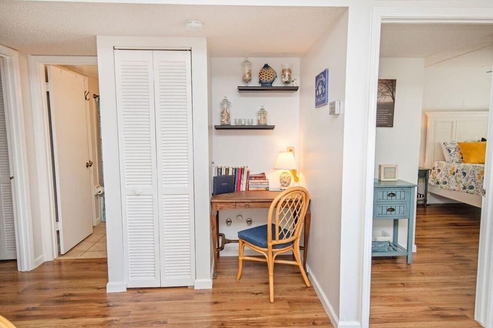 Condo, 2 Bedrooms | Interior
