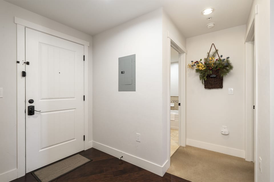 Condo, 1 Bedroom | Interior