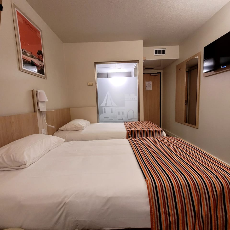 In-room safe, desk, blackout drapes, soundproofing