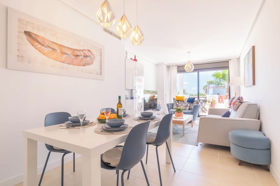 Family Apartment, 2 Bedrooms, 2 Bathrooms, Mountainside (Sunset Boutique Resina Golf) | Dining