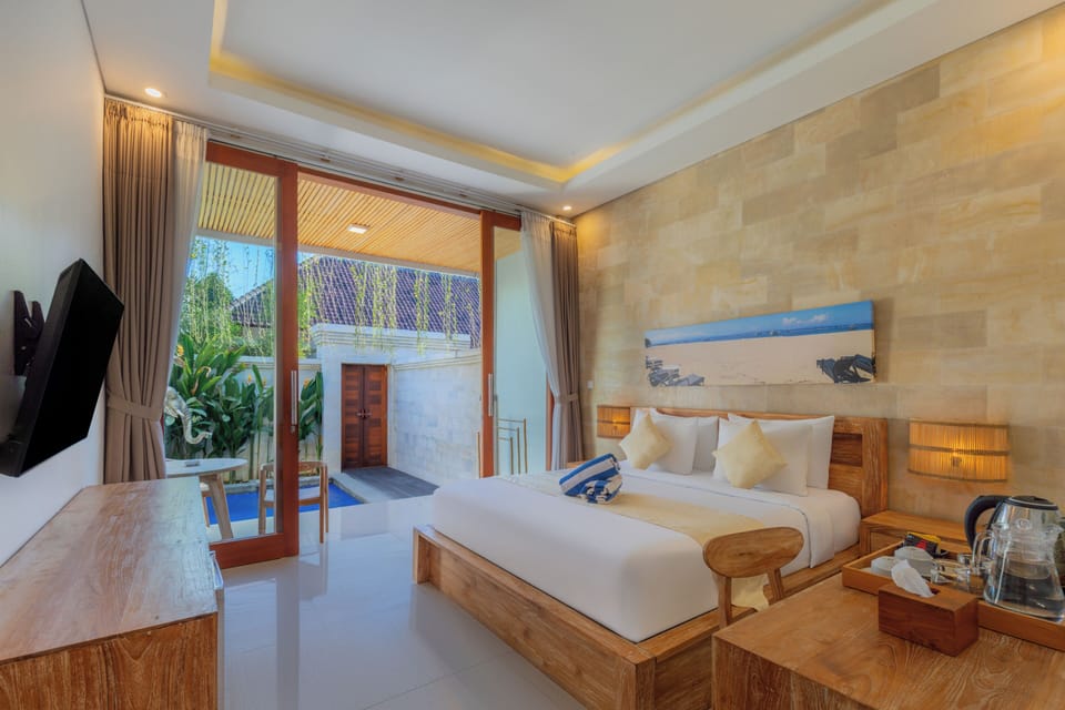 Double Room, Private Pool | Desk, laptop workspace, free WiFi, bed sheets