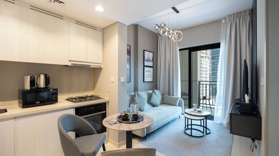 Deluxe Apartment, City View | Private kitchen | Full-size fridge, microwave, oven, stovetop