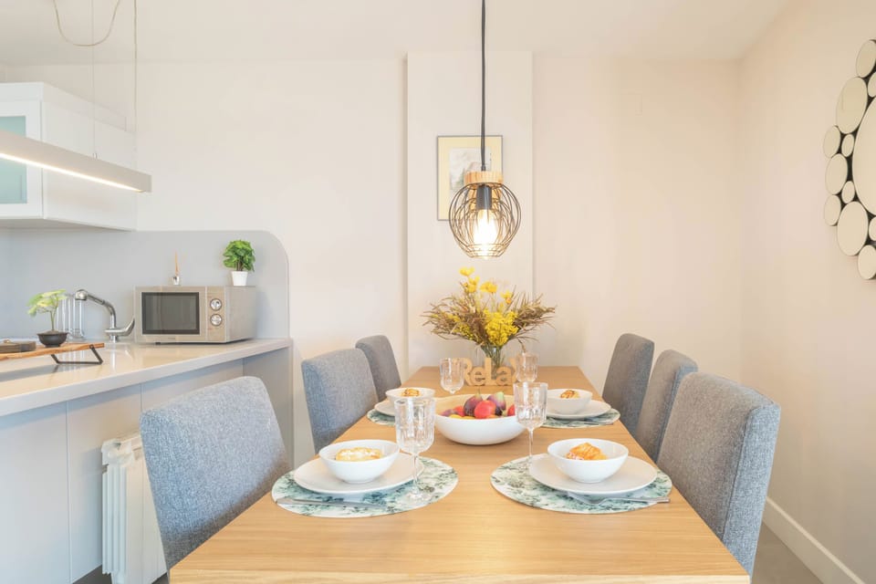 Honeymoon Apartment, 3 Bedrooms, 2 Bathrooms (Coronado Beach Marbesa) | Dining