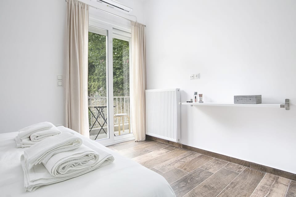 Deluxe Apartment | 2 bedrooms, in-room safe, blackout drapes, iron/ironing board