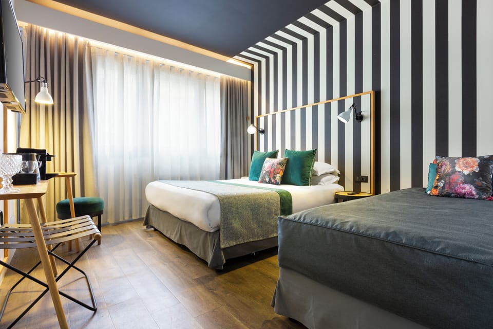 Triple Room | Desk, laptop workspace, blackout drapes, soundproofing