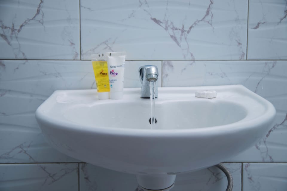 Deluxe Double Room | Bathroom