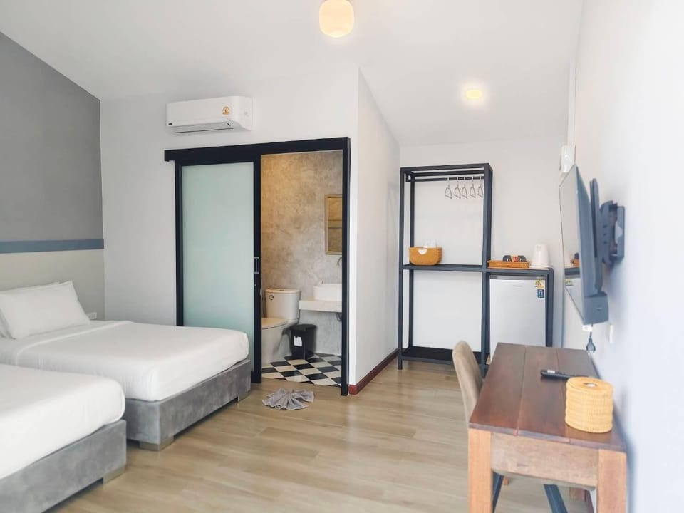 Standard Twin Bed | 1 bedroom, premium bedding, down comforters, desk