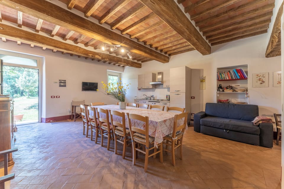 House, Hill View | Living area | 32-inch flat-screen TV with satellite channels