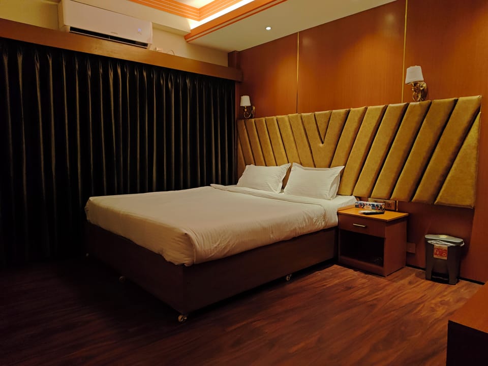 Deluxe Double Room | Desk, laptop workspace, soundproofing, free WiFi