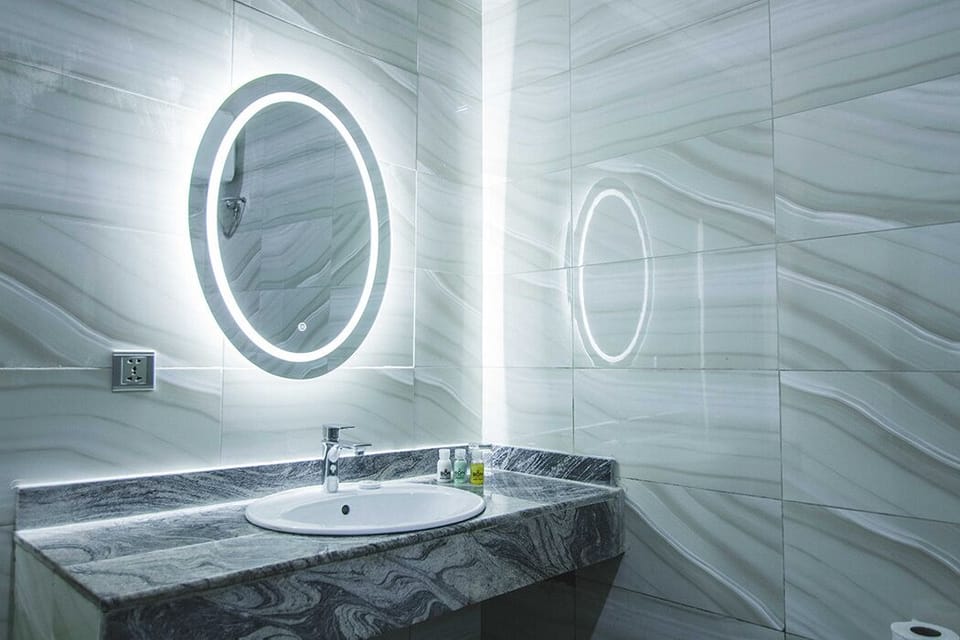 Standard Room, Balcony, City View | Bathroom | Free toiletries, hair dryer, slippers, towels