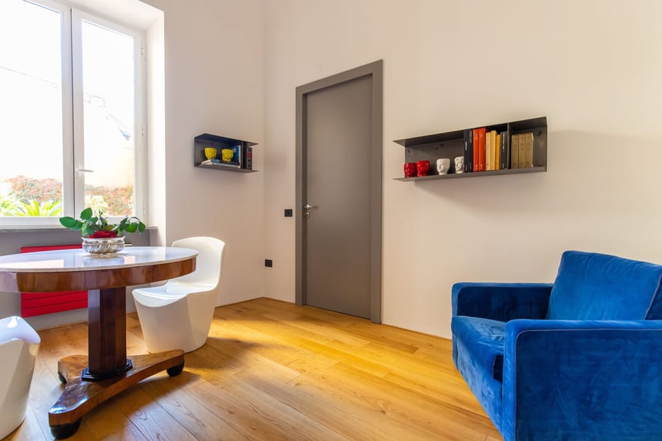 House | 1 bedroom, desk