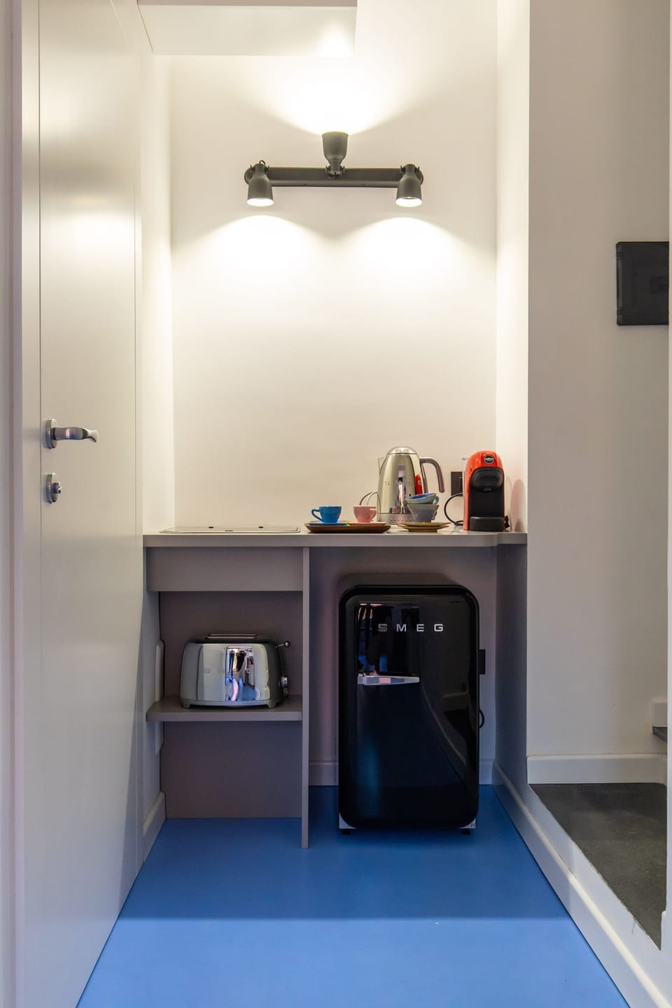 House | 1 bedroom, desk