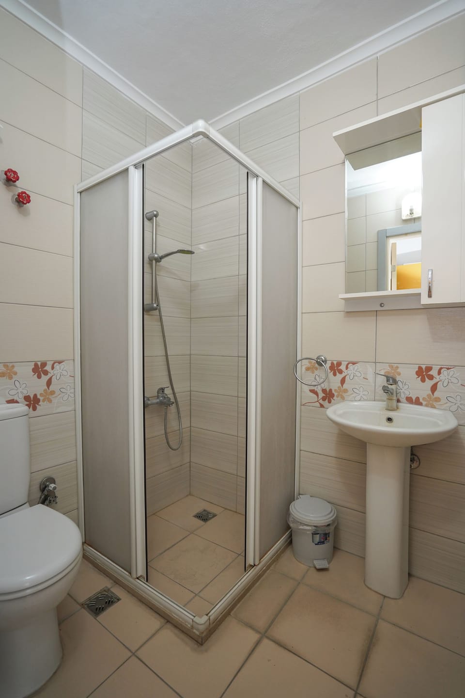 Single Room, City View | Bathroom | Shower, eco-friendly toiletries, hair dryer, slippers