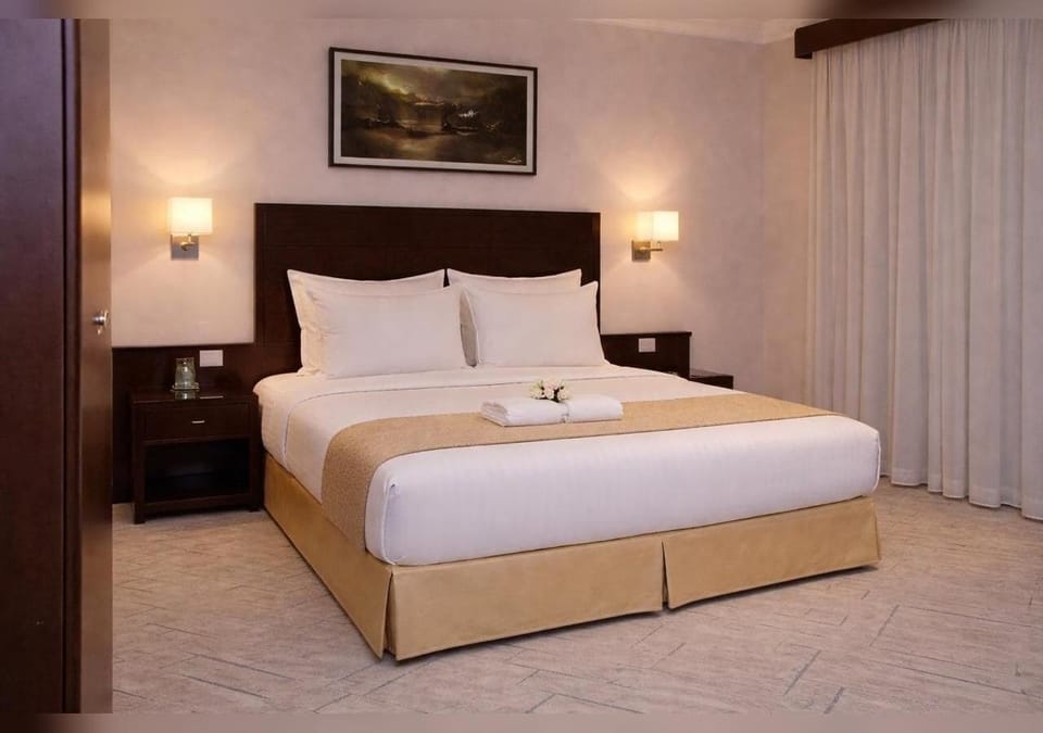 Minibar, blackout drapes, soundproofing, iron/ironing board