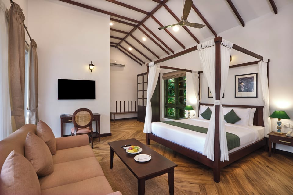 Luxury Villa, Pool View | Premium bedding, down comforters, pillowtop beds, minibar