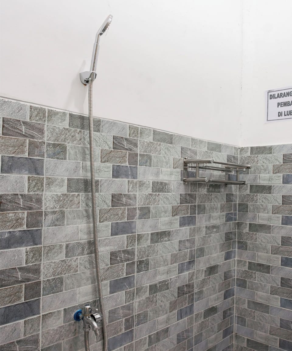 Shower, towels, soap