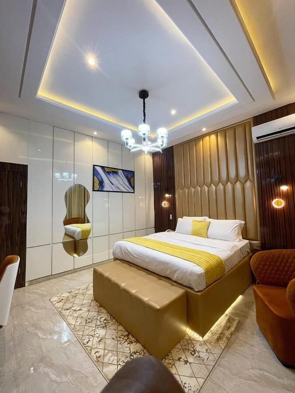Deluxe Room, City View | Desk, laptop workspace, soundproofing, free WiFi