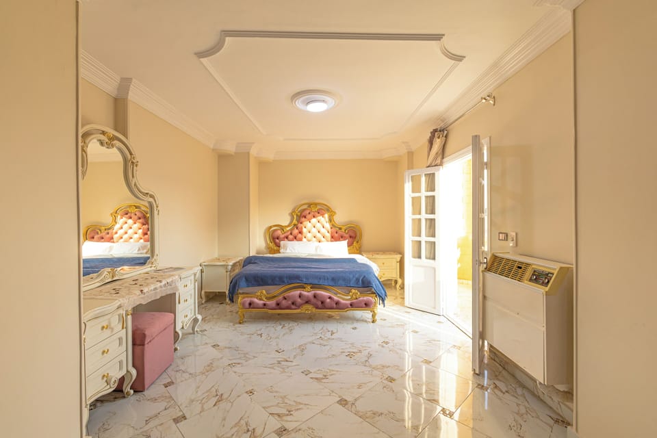 Royal Room, Patio, Mountain View | Egyptian cotton sheets, premium bedding, down comforters