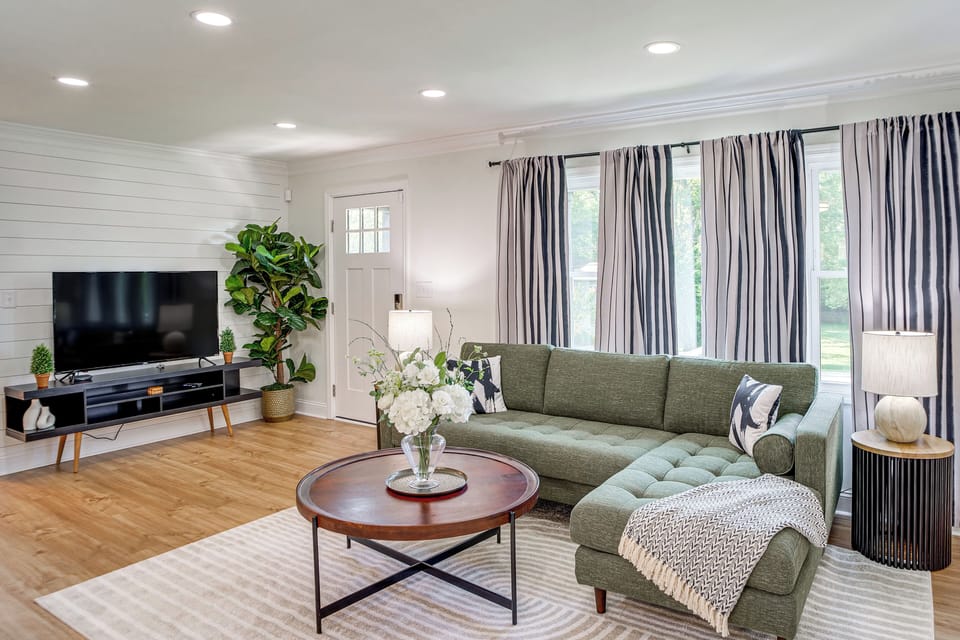 House (4 Bedrooms) | Front of property