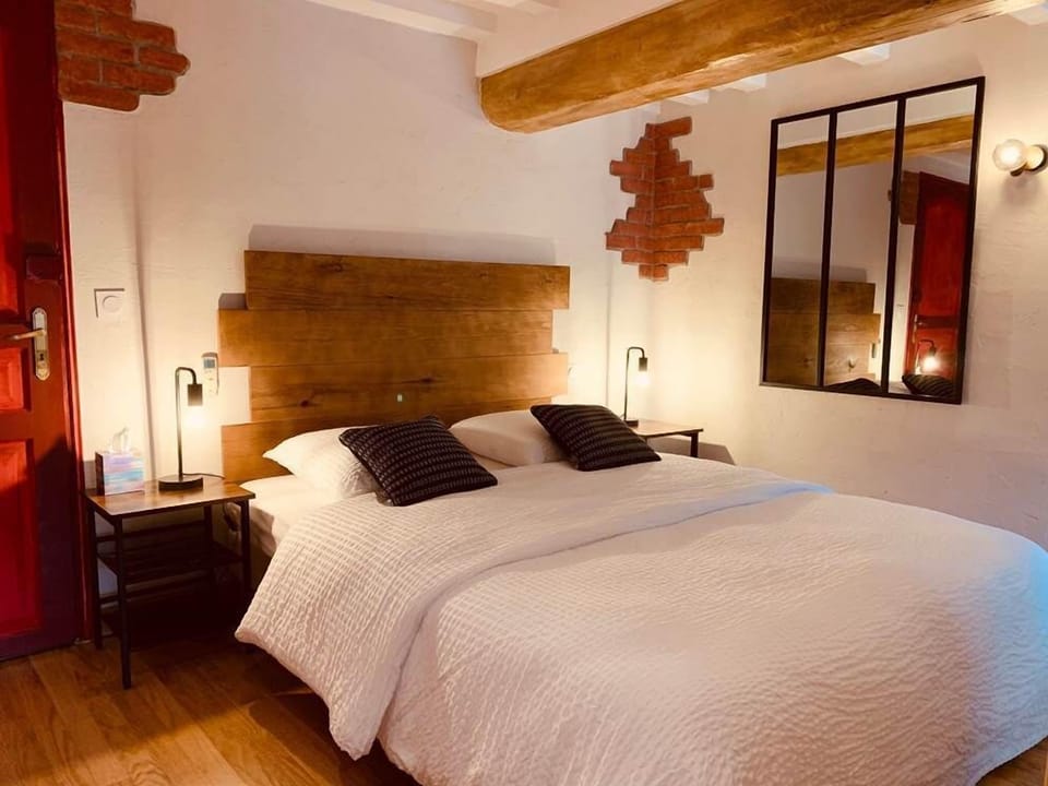 Triple Room, 1 Queen Bed with Sofa bed, Non Smoking | Iron/ironing board, free WiFi, bed sheets