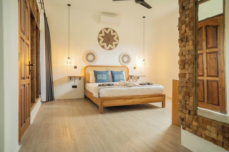 Deluxe Room | Select Comfort beds, desk, laptop workspace, free WiFi