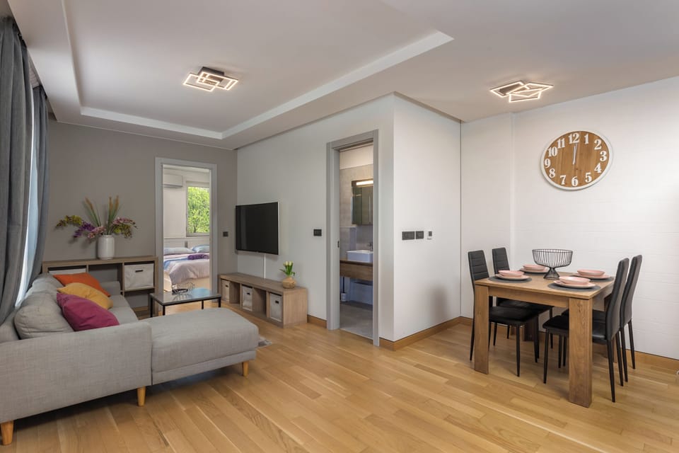 Standard Apartment, 1 Bedroom, Balcony (Apartment One Kostrena) | Dining
