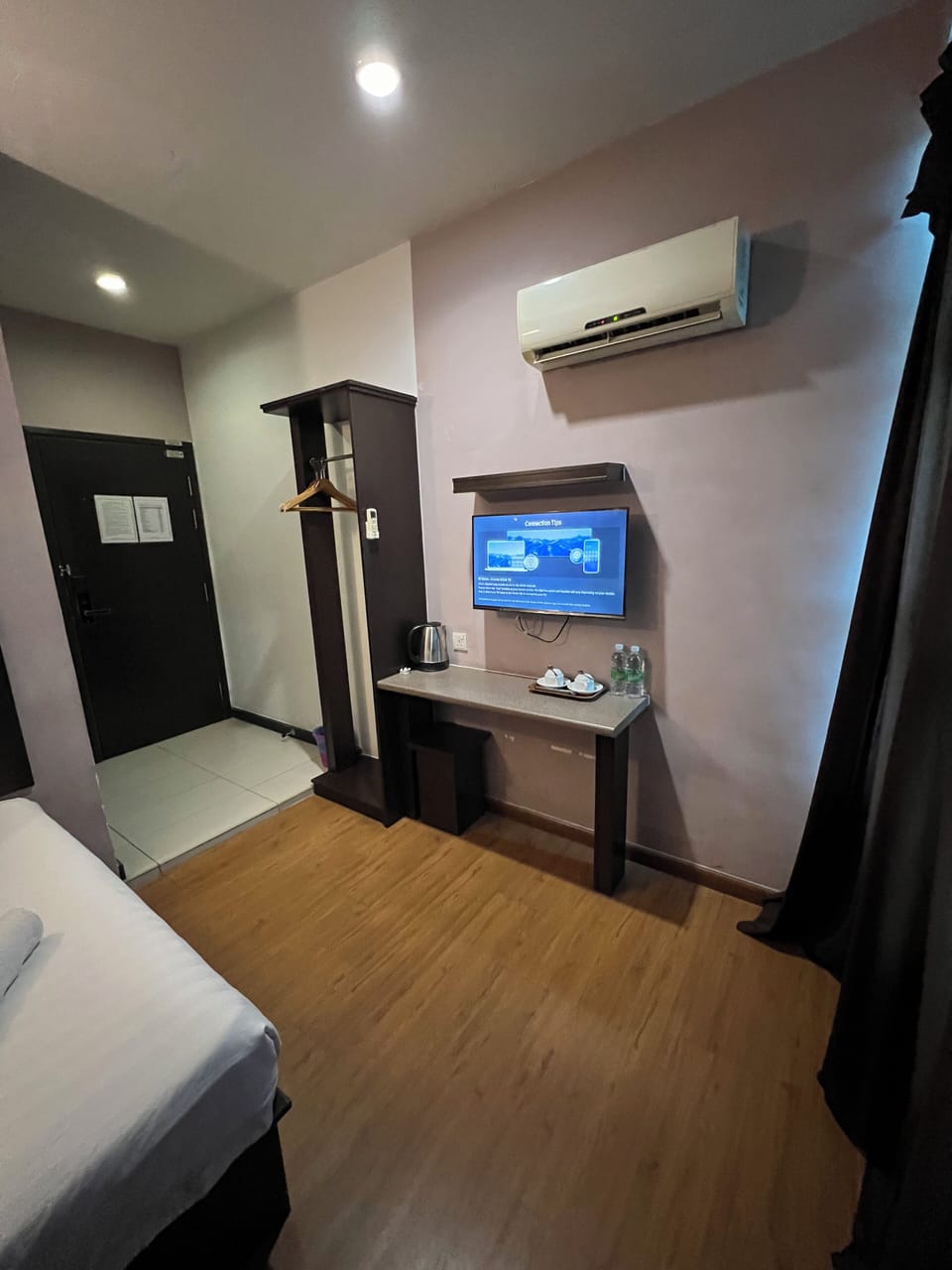 Standard Double Room | Desk, iron/ironing board (on request), WiFi (free)