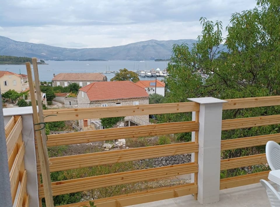 Apartment (FreeMe Apartment - One Bedroom Apartm) | Balcony