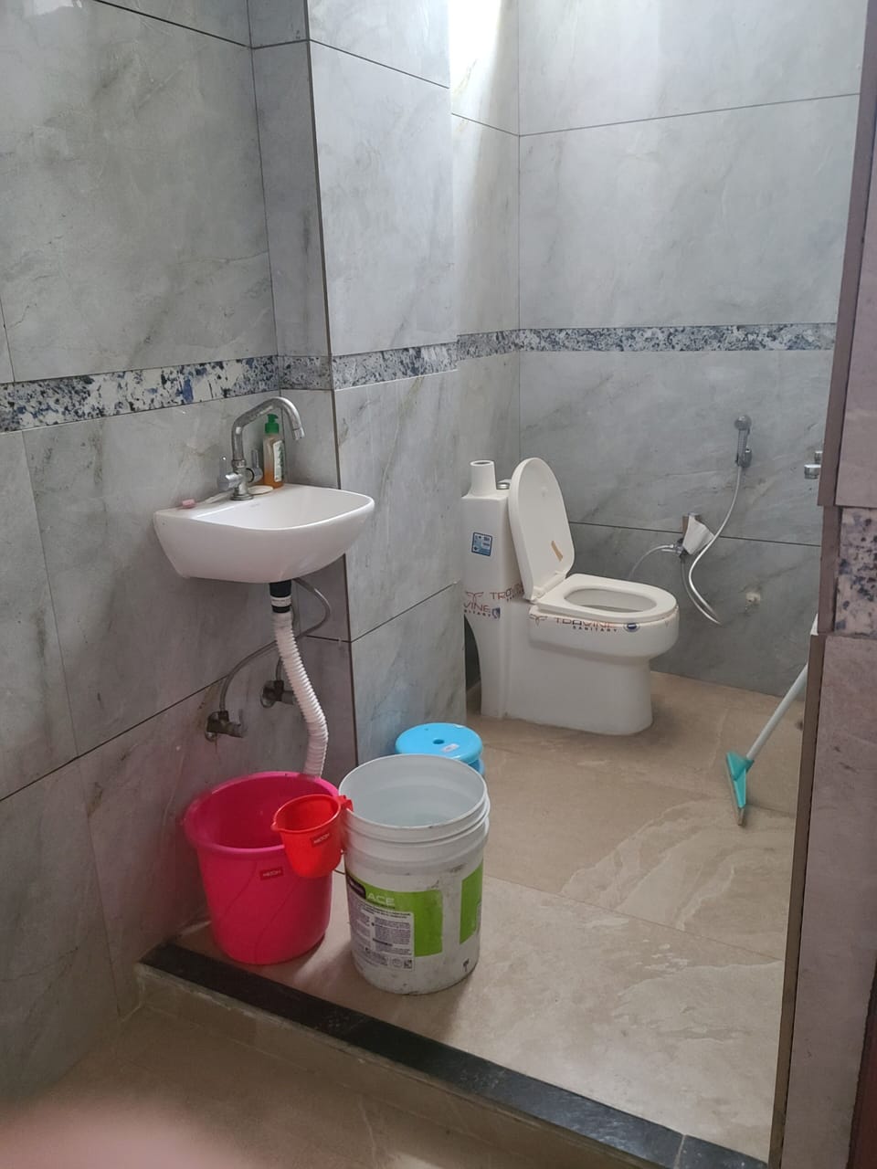 Standard Double Room, Balcony, Garden View | Bathroom | Shower, towels, soap