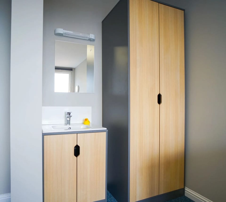 Single Room | Blackout drapes, free WiFi