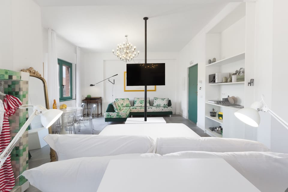 1 bedroom, bed sheets