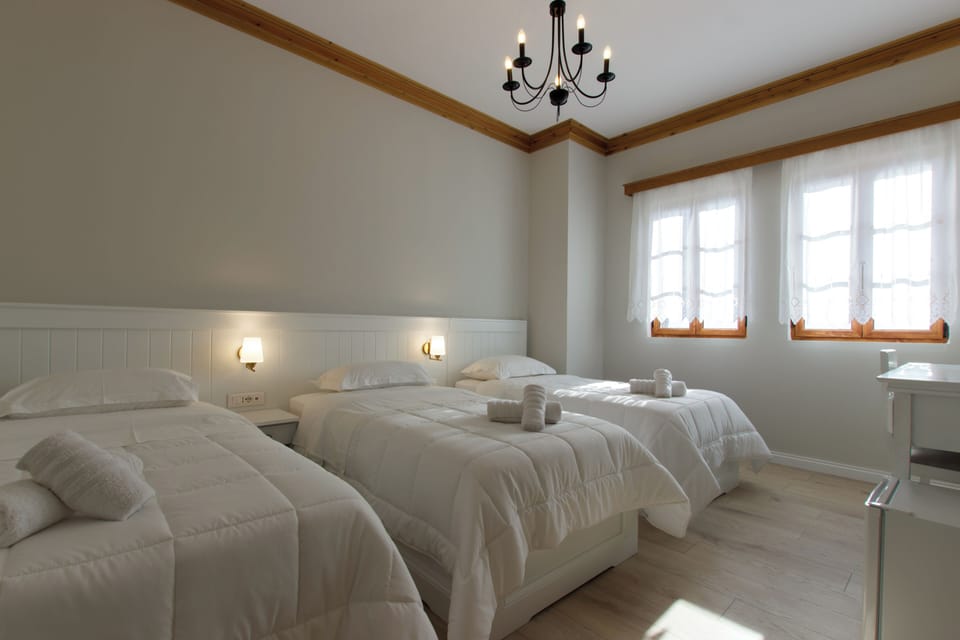 Classic Triple Room, Mountain View | Minibar, desk, laptop workspace, soundproofing