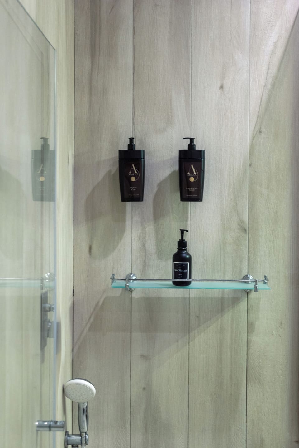 Shower, free toiletries, hair dryer, bathrobes