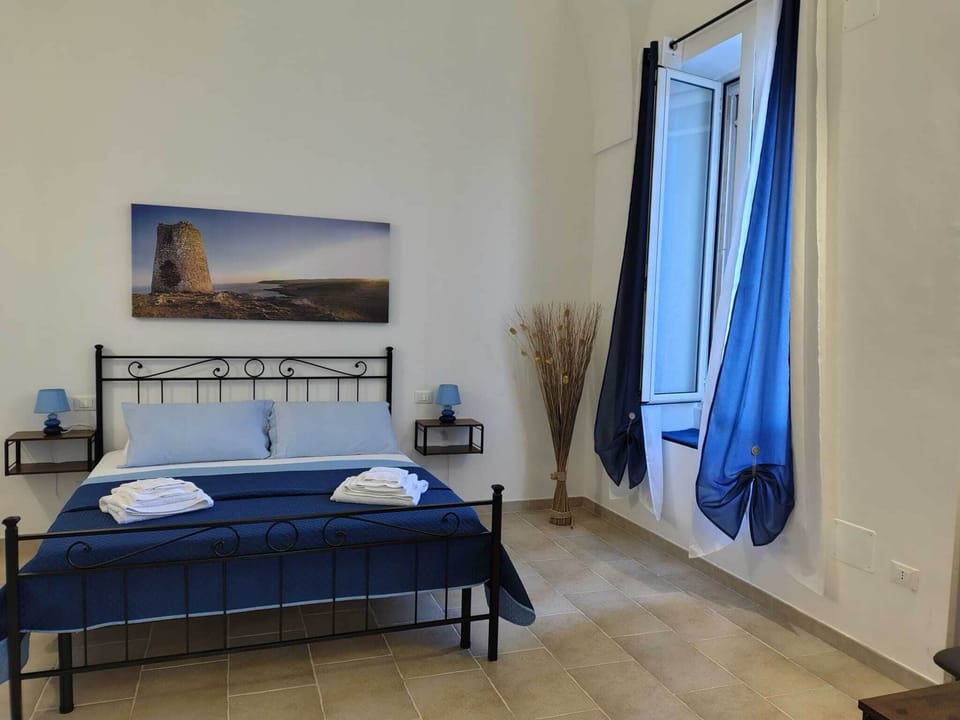Classic Double or Twin Room, Private Bathroom | Desk, free WiFi