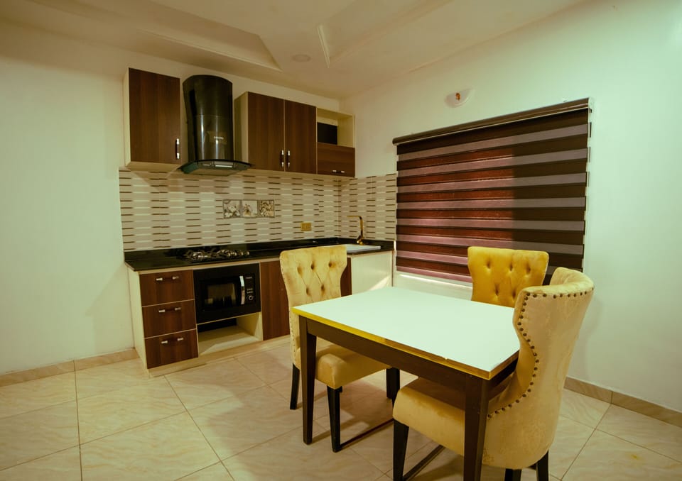 House | Private kitchen | Fridge, microwave, oven, stovetop