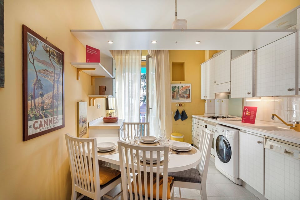 Apartment, Balcony | Private kitchen | Fridge, microwave, oven, stovetop