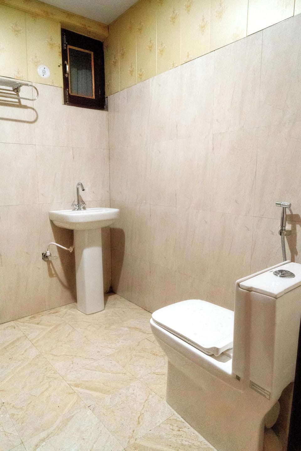 Shower, free toiletries, towels, soap