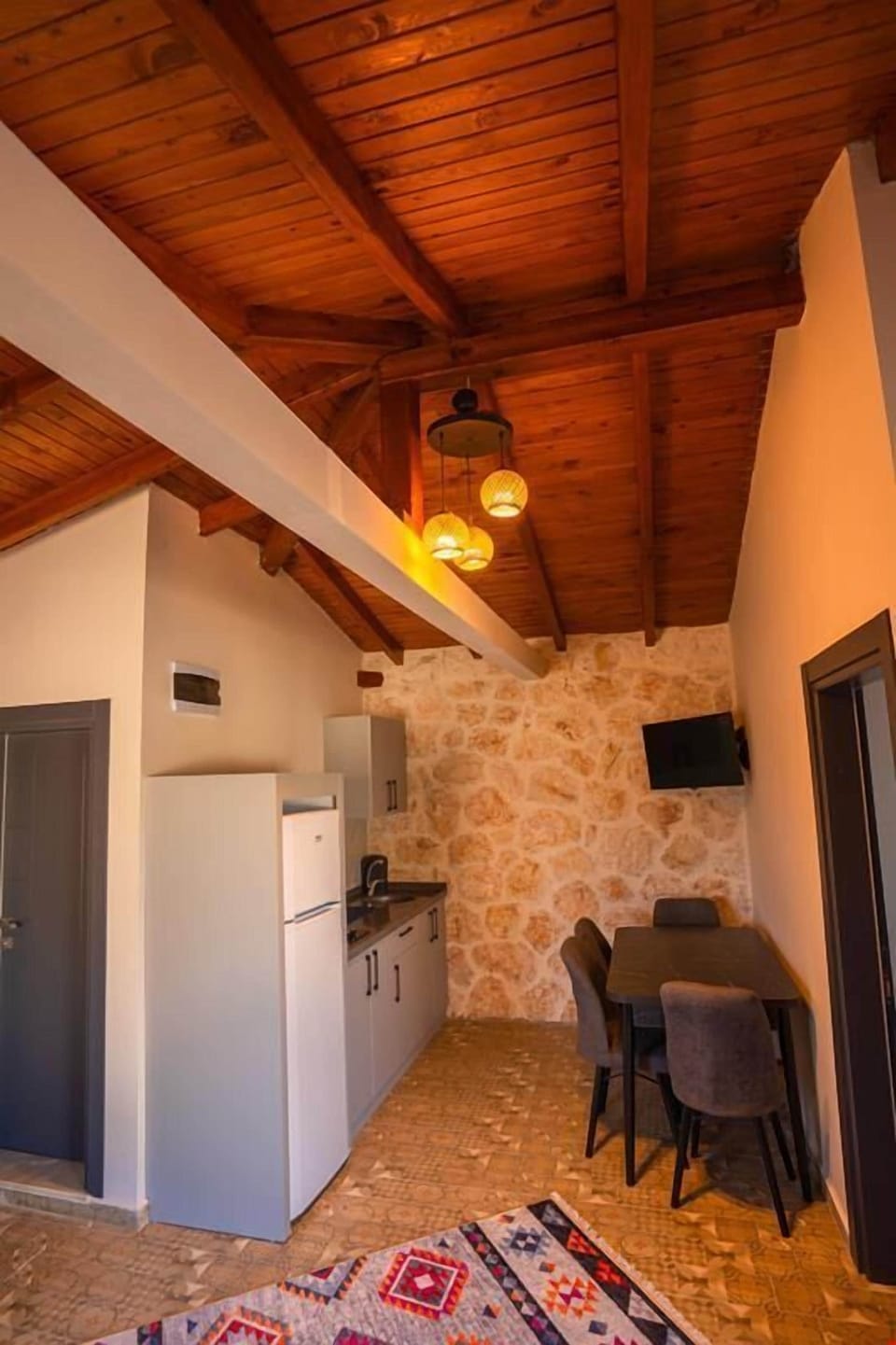 Basic Suite, Garden View | 1 bedroom, hypo-allergenic bedding, individually decorated