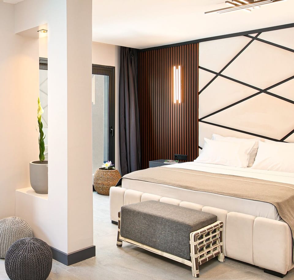 Signature Room | Free WiFi, bed sheets