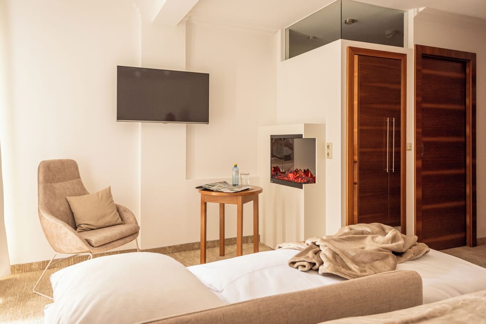 Superior Double Room, Balcony | Desk, iron/ironing board, cribs/infant beds, free WiFi