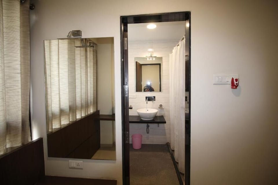 Executive Double Room, City View | Bathroom | Shower, towels, soap, toilet paper