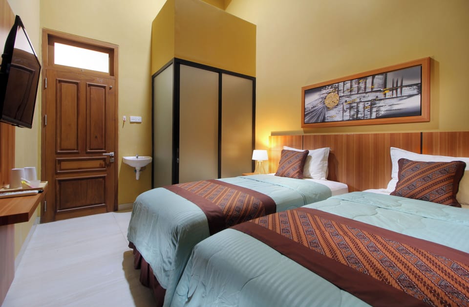 Free WiFi, bed sheets