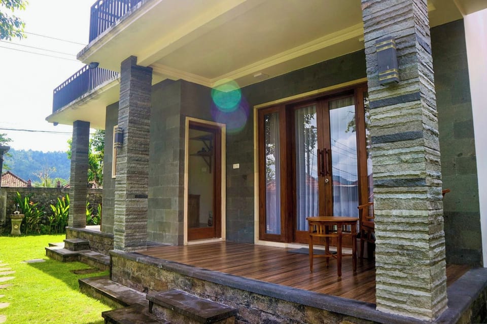 Deluxe Room, Garden View | Terrace/patio