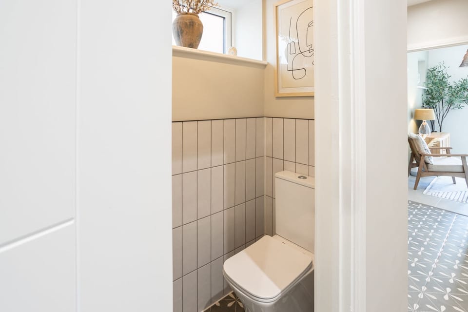 Host Stay The School House House in Hereford