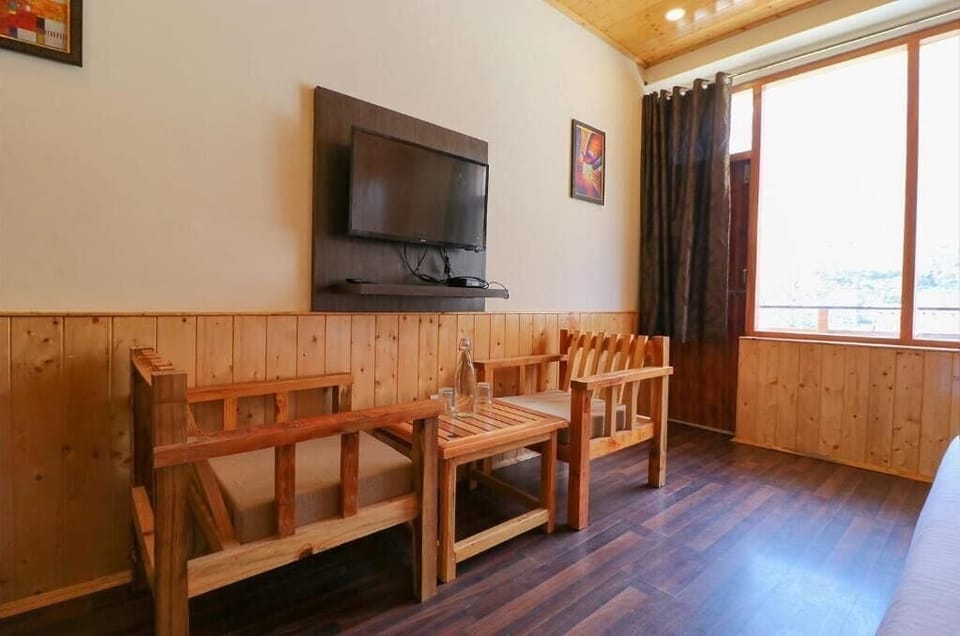 Superior Room, Balcony, Lake View | WiFi (free)
