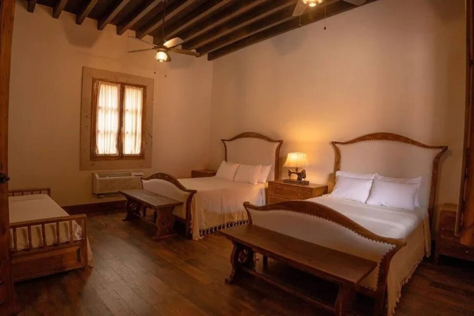 Deluxe Room | 1 bedroom, individually decorated, individually furnished
