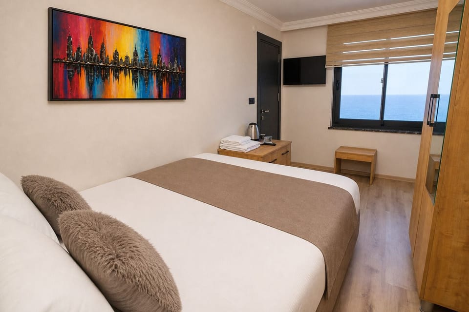 Economy Double Room, Sea View | Soundproofing, WiFi (free)